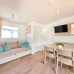 Mobile With Pool In Umag-istrien 50063 منتزه العطل أوماغ