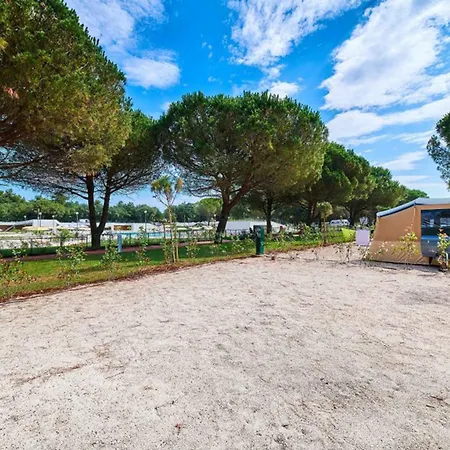 Mobile With Pool In Umag-istrien 50063 假日公园