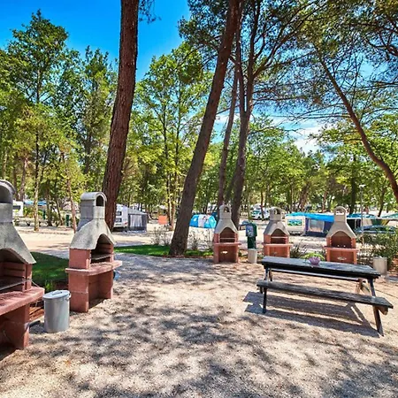 Mobile With Pool In Umag-istrien 50063 假日公园