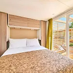 Mobile With Pool In Umag-istrien 50063 Park za odmor *