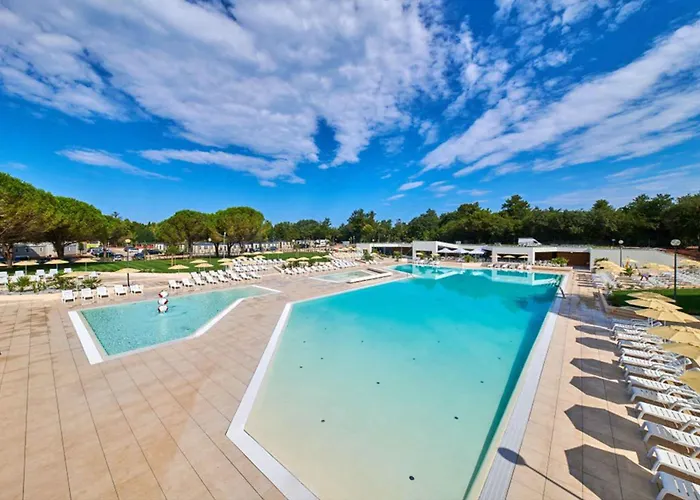 Village de vacances Mobile With Pool In Umag-istrien 50063 Umag